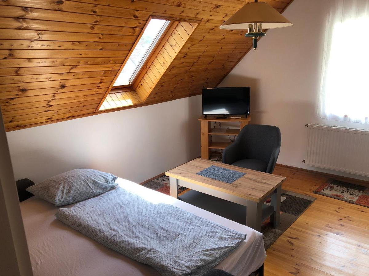 Pacsirta Apartman 伦蒂 外观 照片