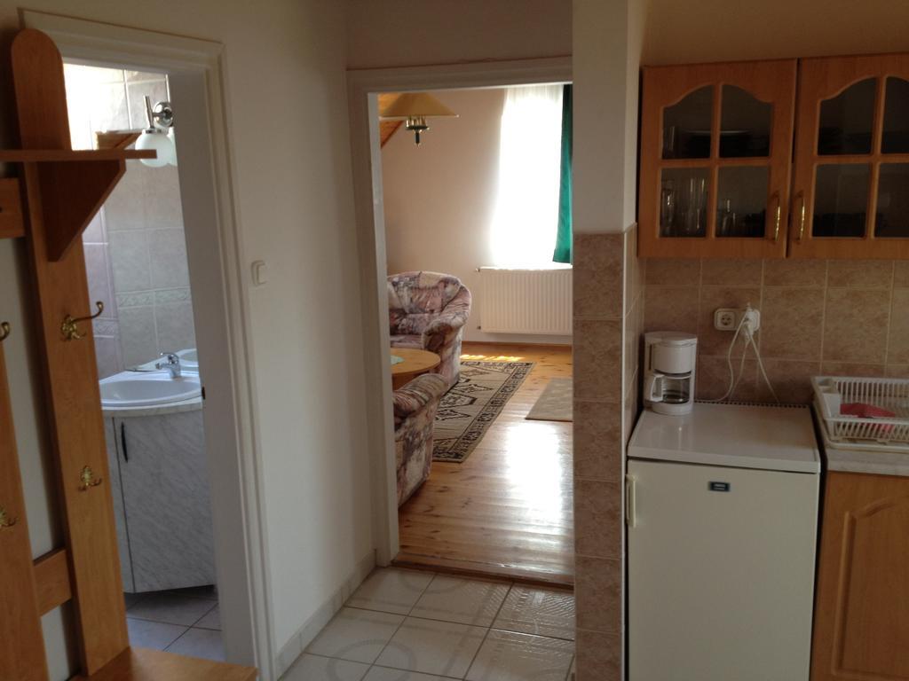 Pacsirta Apartman 伦蒂 客房 照片